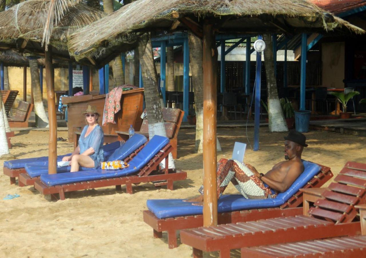 Cocobeach-Hotel Lome Exterior photo